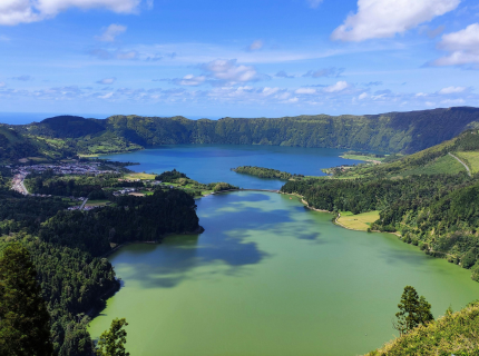 Des cratères aux lacs de...