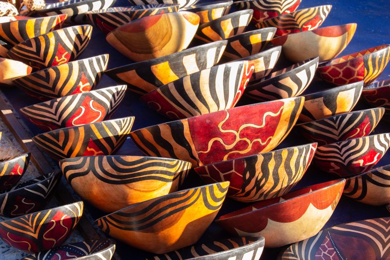 Artisanat en bois coloré de couleurs au Cap, Afrique du Sud