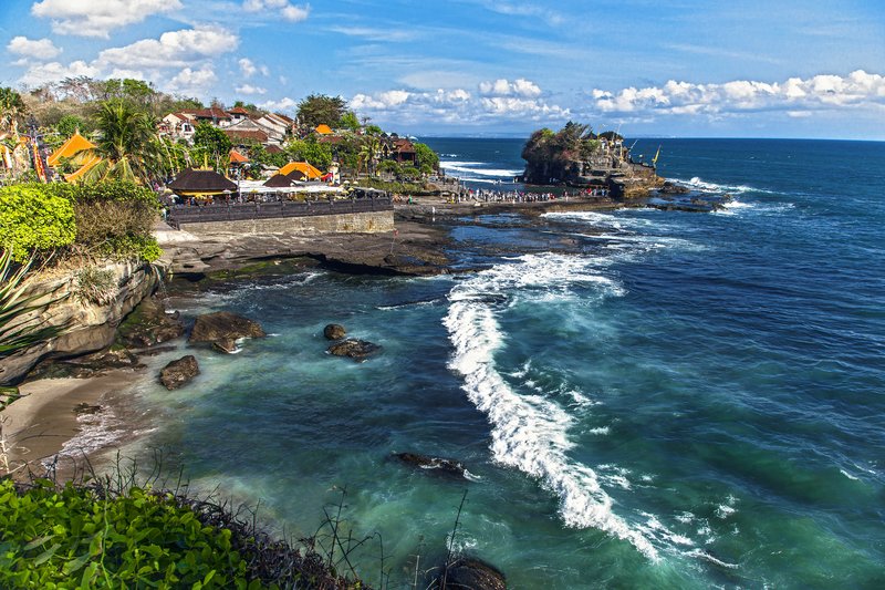 Tanah Lot temple balinais hindu et vue sur l'océan pacifique, Denpasar, Bali