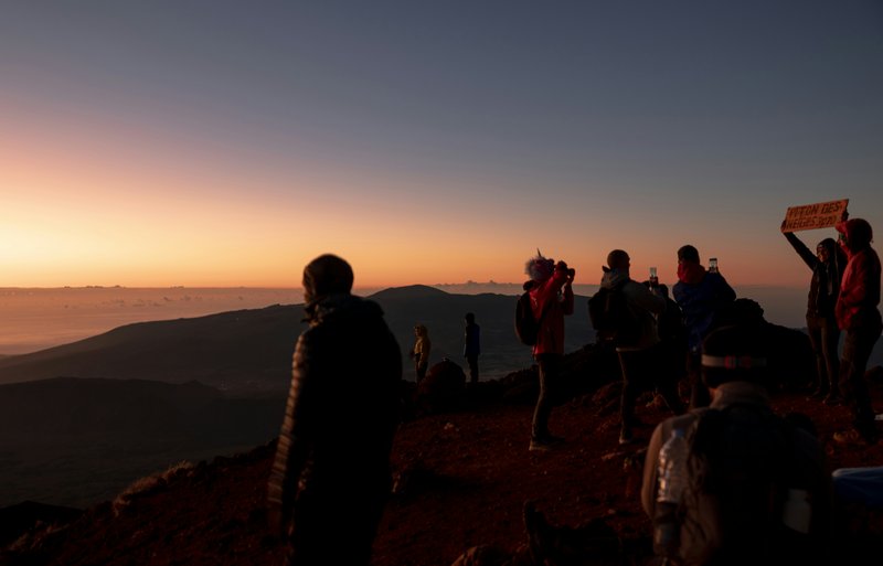 Vue sur le lever de soleil depuis le Piton des neiges, île de la Réunion